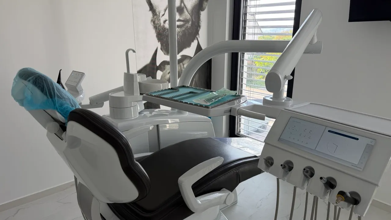 The new treatment unit in the treatment room